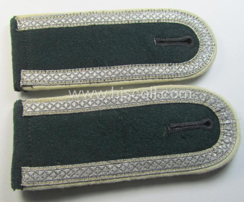 Superb - fully matching and hardly worn! - pair of WH (Heeres), pre- ie. early-war period- (ie. 'M36'- ie. 'M40'-pattern and/or rounded-styled) NCO-type shoulderstraps as was intended for an: 'Unteroffizier der Infanterie-Truppen'