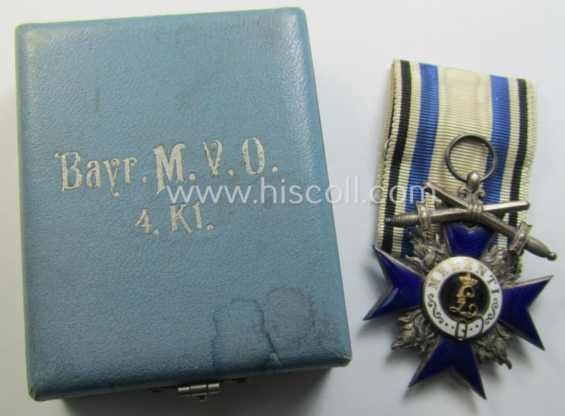 Superb, neatly enamelled (pre)WWI-period: 'Bayern Militär-Verdienstorden der 4. Klasse mit Schwn.' being a very nicely preserved and/or: 'G.H. 950.'-marked example that came stored in its luxuriously styled, light-blue-coloured etui