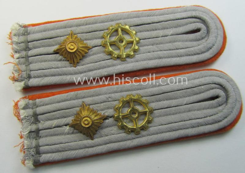 Attractive - and fully matching! - pair of WH (Heeres) officers'-pattern, neat 'cyphered' shoulderstraps as piped in the bright-orange-coloured branchcolour as was intended for usage by an: 'Oberleutnant u. Feldingenieur des Heeres'