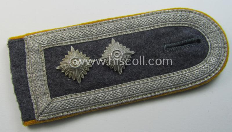 Attractive - albeit regrettably single! - WH (Luftwaffe) NCO-type shoulderstrap as piped in the golden-yellow- (ie. 'goldgelbener'-) coloured branchcolour as was intended for an: 'Oberfeldwebel der Flieger o. Fallschirmtruppen'