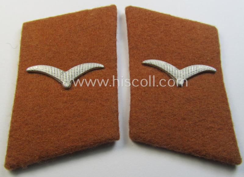 Neat - fully matching and 'virtually mint'! - pair of WH (Luftwaffe) copper-brown-coloured, EM- (ie. NCO-) type collar-patches (ie. 'Kragenspiegel') as was intended for usage by a member within a: 'LW-Nachrichten'-unit
