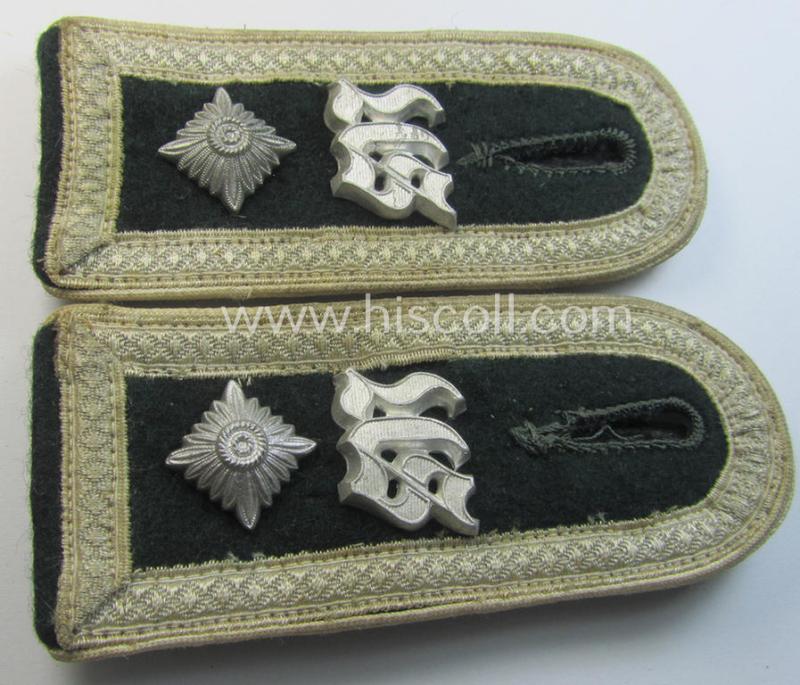 Superb - and/or fully matching! - pair of WH (Heeres), early-war-period, so-called: 'M36 o. M40'-styled, NCO-type 'cyphered' shoulderstraps as was intended for usage by a: 'Feldwebel der Infanterie-Truppen u. Mitglied einer Unteroffiziersschule'