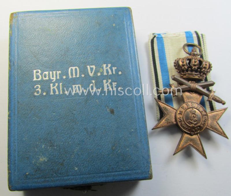 Attractive, (pre)WWI-period: 'Bayern Militär-Verdienstkreuz 3. Klasse mit der Krone' being a nicely preserved example that came stored in its luxuriously styled, light-blue-coloured etui (marked: 'Weiss & Co. - München')