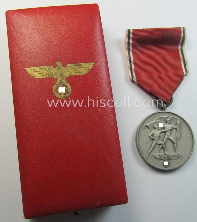 Attractive, WH Austrian-occupation- (ie. 'Anschluss'-) medal: '1. März 1938' being an attractive (and hardly tarnished) example that comes stored in its bright-red-coloured- and/or typical non-maker-marked etui as issued