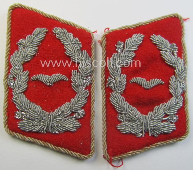 Attractive - just minimally used and/or fully matching! - pair of hand-embroidered WH (Luftwaffe) officers'-type collar-patches as executed in bright-red-coloured wool as was intended for usage by a: 'Major der Flak-Artillerie-Truppen'