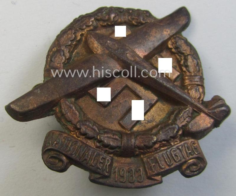 Commemorative, hollow-back- and/or reddish-bronze-toned, so-called: 'Flieger'-related day-badge (ie. 'tinnie') being a non-maker-marked example showing the text: 'Nationaler Flugtag 1933'