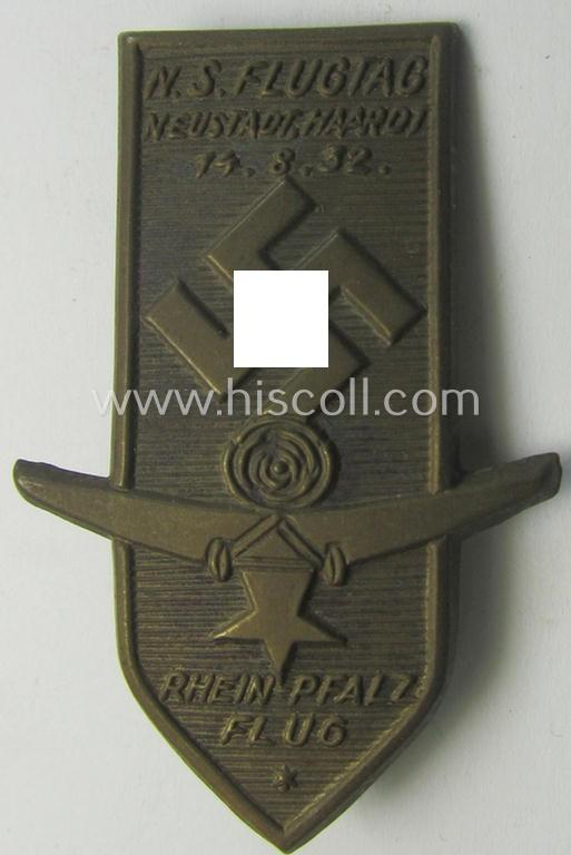 Commemorative, hollow-back- and/or bronze-toned, so-called: 'Flieger'-related day-badge (ie. 'tinnie') being a non-maker-marked example showing the text: 'N.S. Flugtag - Neustadt-Haardt - 14.8.1932 - Rhein-Pfalz Flug'