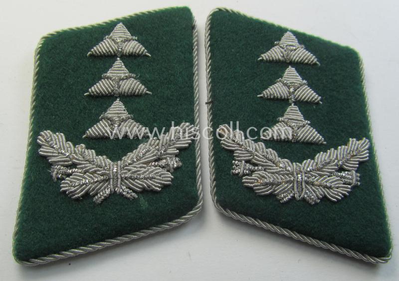 Attractive - and/or fully matching! - pair of WH (Luftwaffe) officers'-type collar-patches as intended for a medium-ranked administrative-official ie. officer with the rank of: 'Hauptmann' (ie.: 'Beambte des höheren Dienstes')