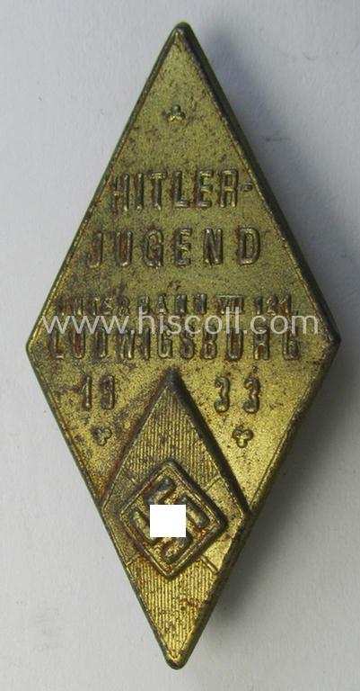 Attractive - and very scarcely encountered! - HJ- (Hitlerjugend-) related day-badge (ie. 'tinnie' or: 'Veranstaltungsabzeichen') showing a 'HJ-Raute' and text: 'Hitler-Jugend - Unterbann VII 121 - Ludwigsburg - 1933'