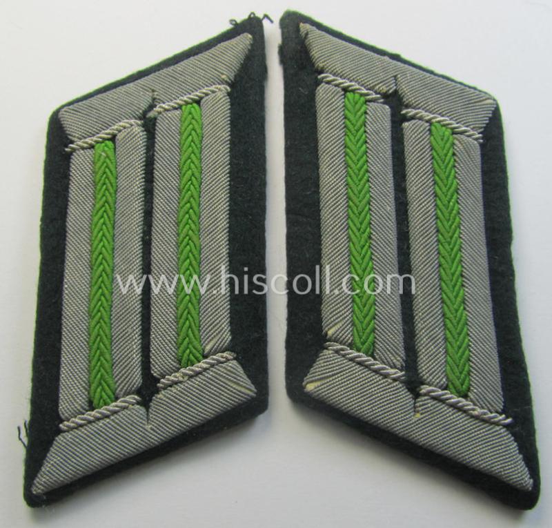 Superb - and fully matching! - pair of WH (Heeres) collar-tabs (ie. 'Kragenspiegel für Offiziere') as was piped in the bright-green-coloured branchcolour as was intended for usage by an: 'Offizier der Panzer-Grenadier-Truppen'