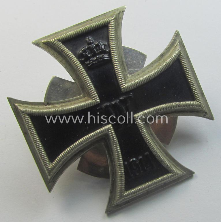 Superb, WWI-period Iron Cross 1st class (or: 'Eisernes Kreuz 1. Klasse') being a nicely preserved- (albeit typical non-maker-marked-) example that comes mounted onto its (unusual!) functional 'screw-back'- (ie. 'an der Schraube'-) set-up