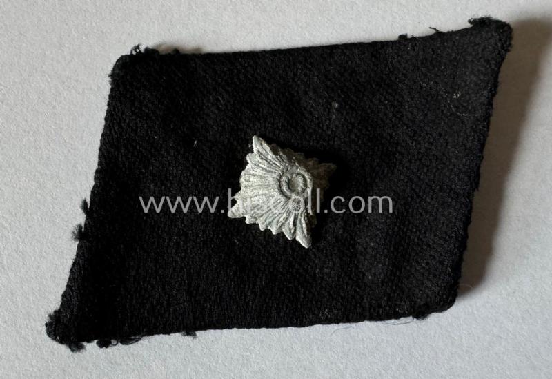 Stunning - used and carefully tunic-removed! - Waffen-SS NCO rank-collar-tab ('Rangkragenspiegel') being a 'standard-issue'-pattern example as executed in black-coloured 'BeVo'-woven linnen as was intended for usage by an: 'SS-Unterscharführer'