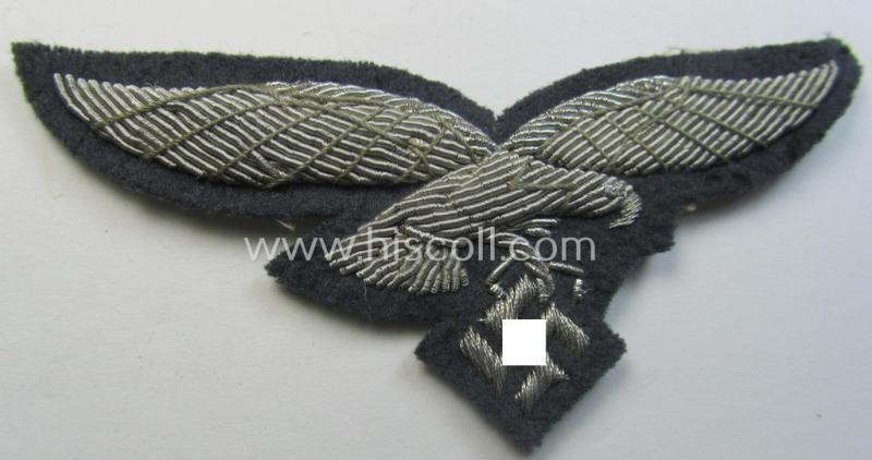 Superb, 'Extra Qualität'-pattern, WH (LW) officers'- (evt. NCO-) type, hand-embroidered breast-eagle (ie. 'Brustadler für Offiziere der LW') that comes in a just moderately used- and/or carefully tunic-removed, condition