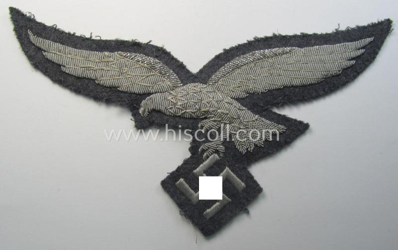 Stunning - very decorative and truly scarcely encountered! - neatly hand-embroidered, WH (Luftwaffe)-related specific 'Umhang' (= cape) officers-pattern eagle (ie. 'Adler für Umhang für Offiziere der Luftwaffe')