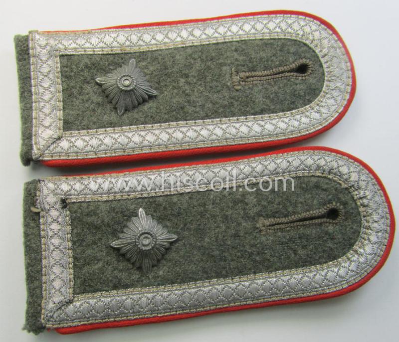 Very attractive - and fully matching! - pair of WH (Heeres) early- (ie. mid-) war-period- (ie. 'M40'- ie. 'M43'-pattern), 'standard-issued' NCO-type shoulderstraps as was intended for a: 'Feldwebel eines (Sturm)Art.-Abts. o. Rgts.'