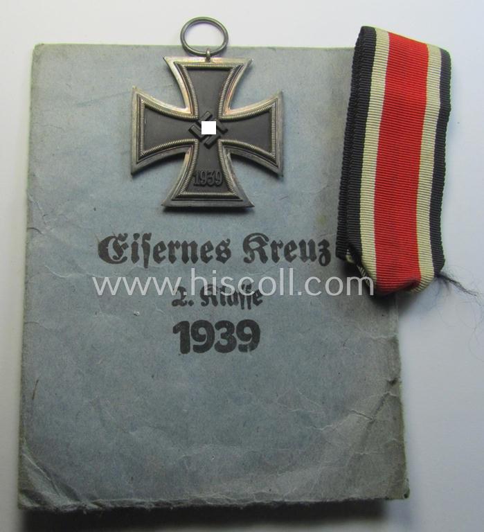 Superb - and 'virtually mint'! - 'Eisernes Kreuz 2. Kl.' (ie. Iron Cross 2nd Class) being a non-maker-marked example that comes stored in its period 'Zellstoff'-based pouch as was produced by the: 'Klein & Quenzer'-company