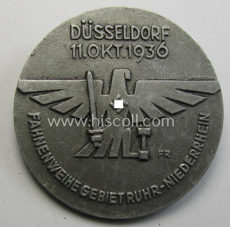 Attractive - and actually scarcely encountered! - HJ ('Hitlerjugend') related 'tinnie', being a maker- (ie. 'Paulmann & Crone'-) marked example showing the text: 'Fahnenweihe - Gebiet Ruhr-Niederrhein - Düsseldorf - 11.Okt.1936'