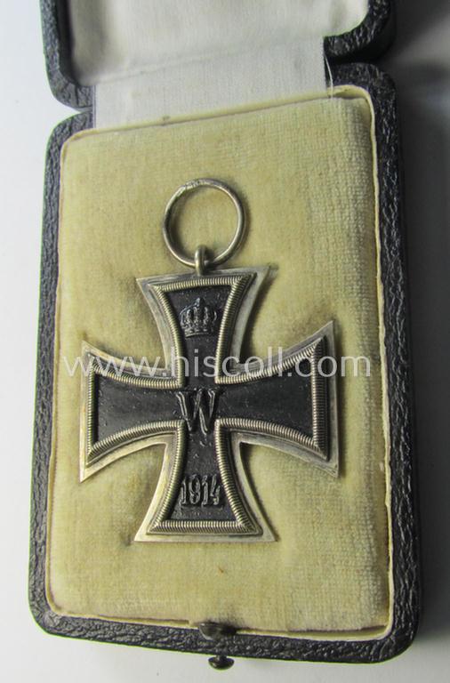 Attractive - and quite unusual! - WWI-period: 'Eisernes Kreuz II. Klasse' (or: iron cross second class) being a maker- (ie. 'HB'-) marked example that comes stored in its luxuriously-styled, black-coloured etui as issued and found