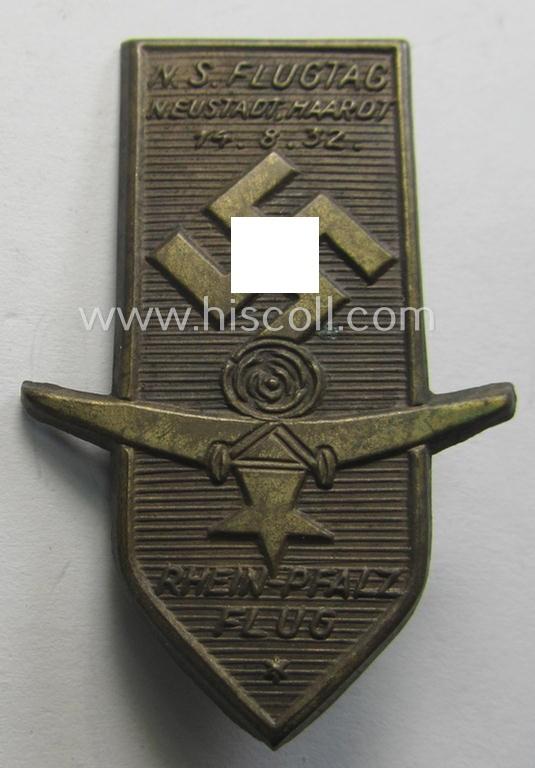 Commemorative, hollow-back- and/or bronze-toned, so-called: 'Flieger'-related day-badge (ie. 'tinnie') being a non-maker-marked example showing the text: 'N.S. Flugtag - Neustadt-Haardt - 14.8.1932 - Rhein-Pfalz Flug'