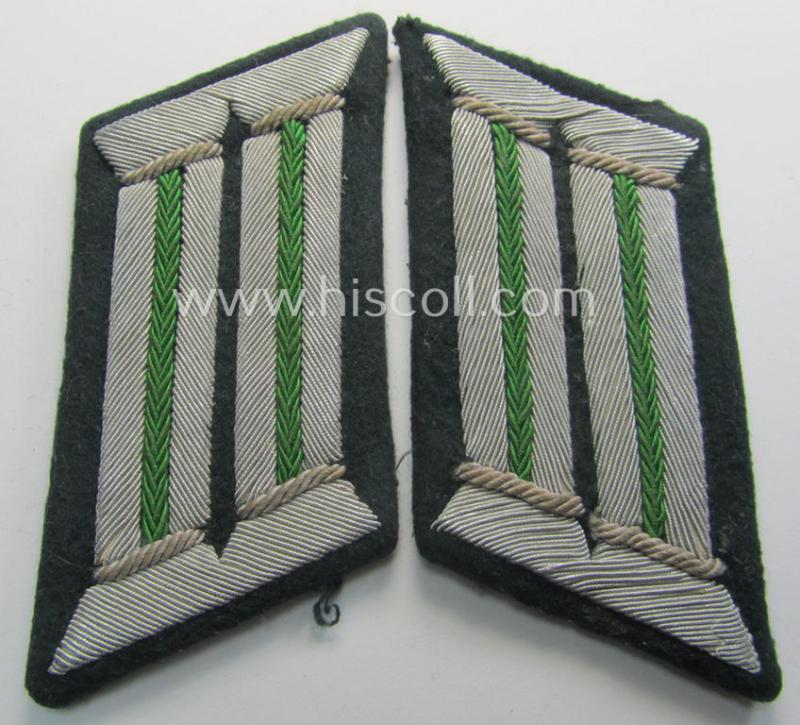 Superb - and fully matching! - pair of WH (Heeres) collar-tabs (ie. 'Kragenspiegel für Offiziere') as was piped in the bright-green-coloured branchcolour as was intended for usage by an: 'Offizier der Panzer-Grenadier-Truppen'