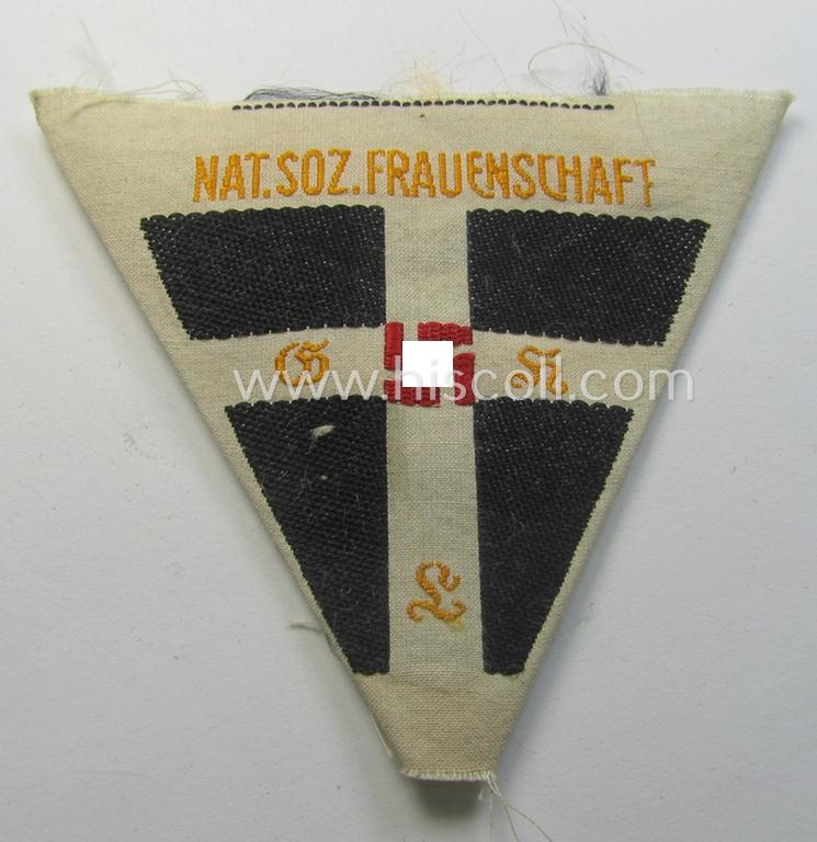 Unusually seen - and actually scarcely encountered! - example of a female-related- (ie. 'NS-Frauenschaft' or German Womens'-Association) I deem sports'-shirt badge being an example that was executed in 'BeVo'-weave-pattern