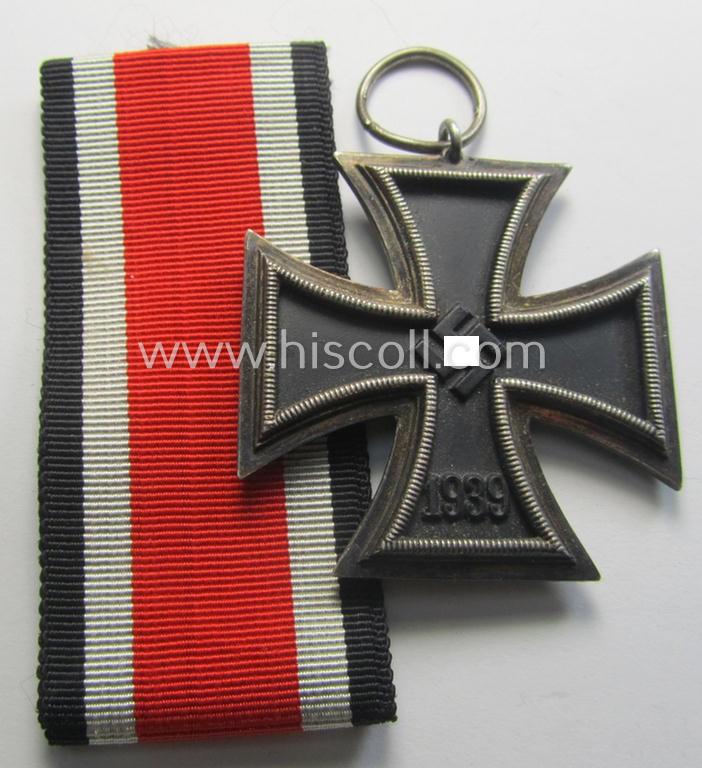 Superb, 'Eisernes Kreuz 2. Klasse' (or: iron cross 2nd class) being a 'variant'- and/or non-maker-marked specimen as was executed in the desirable - and scarcely found! - so-called: 'runder Drei'- (ie. rounded-three-) pattern