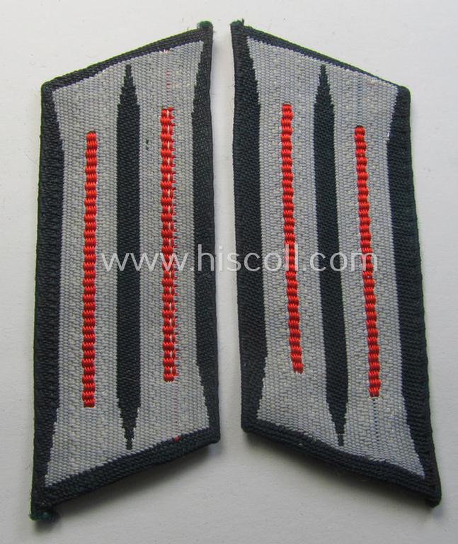 Neat - and fully matching! - pair of WH (Heeres) mid- (ie. later-) war-period- and/or: 'standard-issued'-pattern collar-tabs (or: 'Einheitskragenspiegel') being of the 'BeVo-woven'-pattern as was intended for the: '(Sturm)Artillerie-Truppen'