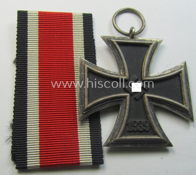 Superb, 'Eisernes Kreuz 2. Klasse' (or: iron cross 2nd class) being a 'variant'- and/or non-maker-marked specimen as was executed in the desirable - and scarcely found! - so-called: 'runder Drei'- (ie. 'rounded-three'-) pattern