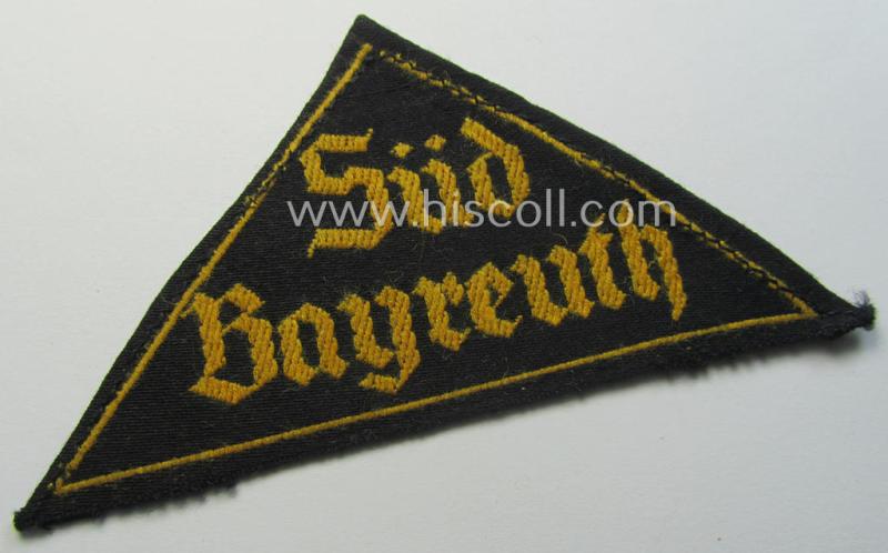 Superb - and extremely rarely encountered! - 'HJ' ('Hitlerjugend') district-triangle (ie. 'Gebietsdreieck') entitled: 'Süd Bayreuth' (being a 'virtually mint; specimen that still retains its 'RzM'-etiket)