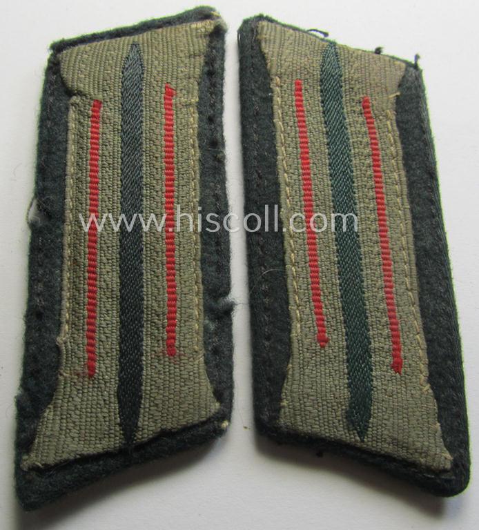 Fully matching pair of pre-war-period WH (Heeres) 'M36' (ie. 'M40'-) type collar-patches (ie. 'Einheitskragenspiegel') as piped in the bright-red-coloured branchcolour as intended for usage by a: 'Soldat der (Sturm)Artillerie-Truppen'