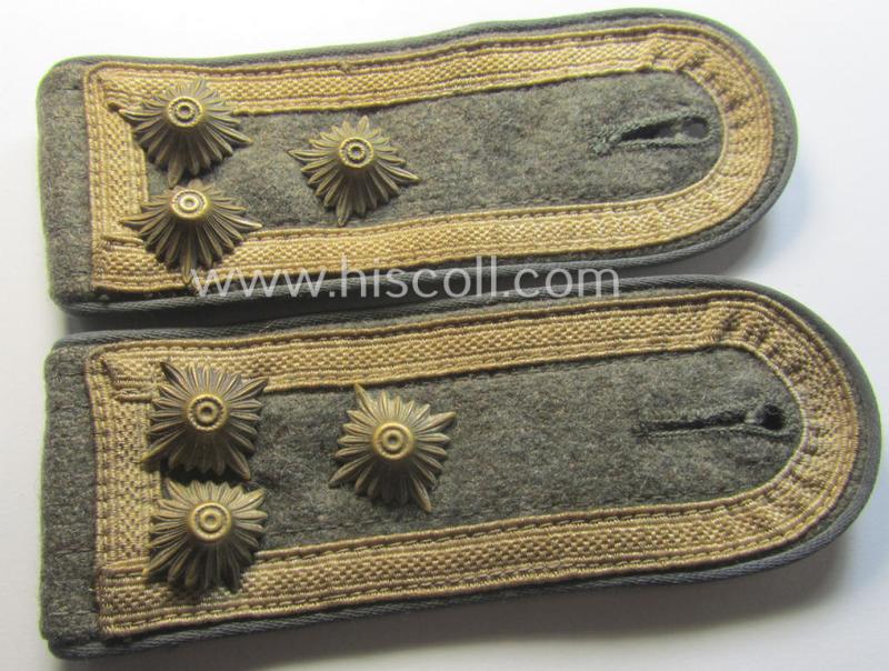 Superb - fully matching and truly unusually seen! - pair of typical later-war-period- (ie. 'M44'-pattern) WH (Heeres) NCO-type shoulderstraps as was intended for usage by a: 'Stabsfeldwebel o. Spiess eines Nachschub-Abteilungs'