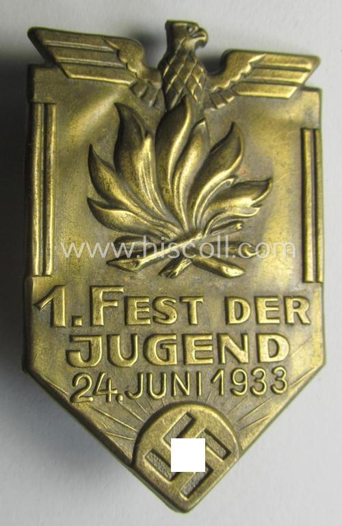 Attractive - and scarcely encountered! - HJ o. DJ- (ie.'Hitlerjugend o. Deutsches Jungvolk') related 'tinnie' being a non-maker-marked example as executed in golden-toned metal and showing the text: '1. Fest der Jugend - 24 Juni 1933'