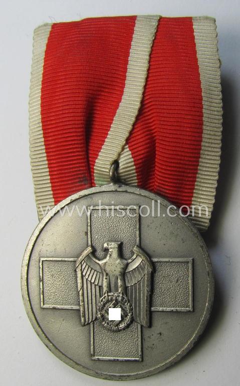 Superb - and actually rarely seen! - single-pieced and non-detachable, single-pieced medal-bar (ie. 'Orden- o. Einzelspange') showing a: 'Deutsche Volkspflege'- (ie. civil-service-) medal