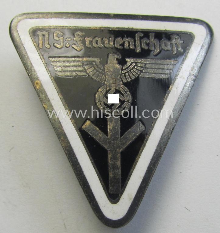 Attractive - and scarcely found! - 'NS-Frauenschaft'- (ie. NSF-) membership-badge (ie. 'Mitgliedsabzeichen') as was specifically intended for a: 'Mitglied des engeren Stab der Kreisleitung' (and that shows an: 'RzM M1/72'-designation on its back)