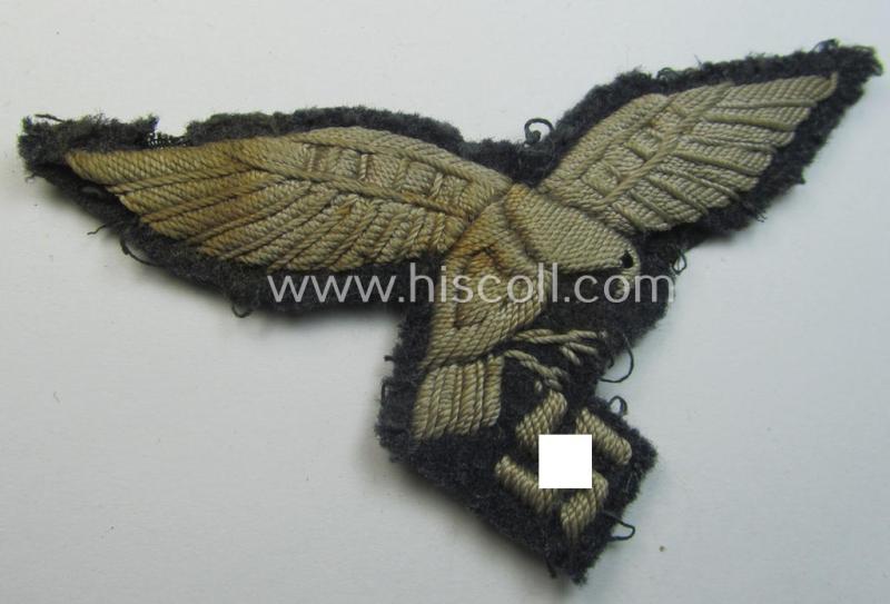 Interesting, 'Extra Qualität', WH (LW) EM/NCO- (evt. officers'-) type, hand-embroidered breast-eagle (ie. 'Brustadler für Mannschaften u. Uffz. der LW') being a so-called: 'down-tailed'-example that comes in a carefully tunic-removed, condition