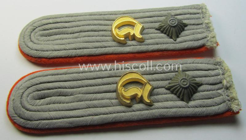 Superb - and fully matching! - pair of WH (Heeres) 'cyphered' officers'-type shoulderboards as piped in the bright-orange (ie. 'orangeroter'-)coloured branchcolour as intended for an: 'Oberleutnant u. Mitglied einer Divisionsstabes'