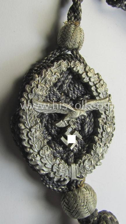 Attractive, WH (Luftwaffe) 'Schützenschnur' (ie. shooting-lanyard) being an example of the lowest- ie. third grade (ie. 'Luftwaffe Schützenschnur der 3. Stufe für Gewehrschutzen')