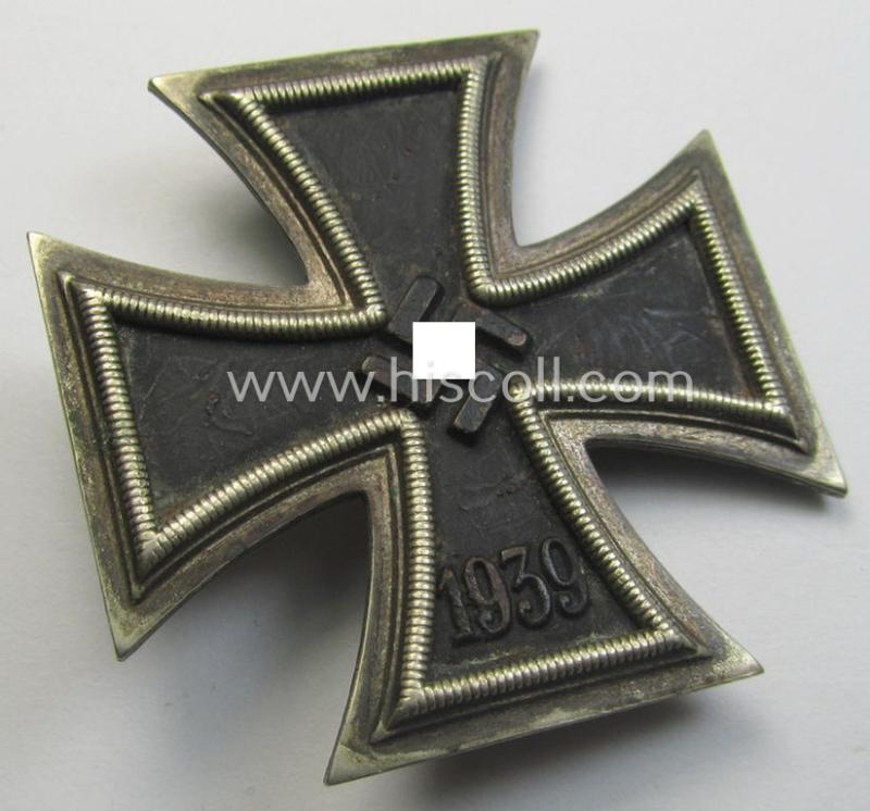 Attractive - fully untouched and moderately used and/or worn! - 'Eisernes Kreuz 1. Kl.' (or: Iron Cross 1st class) being a clearly maker- (ie. '3'-) marked example as was produced by the maker (ie. 'Hersteller'): 'Wilhelm Deumer'