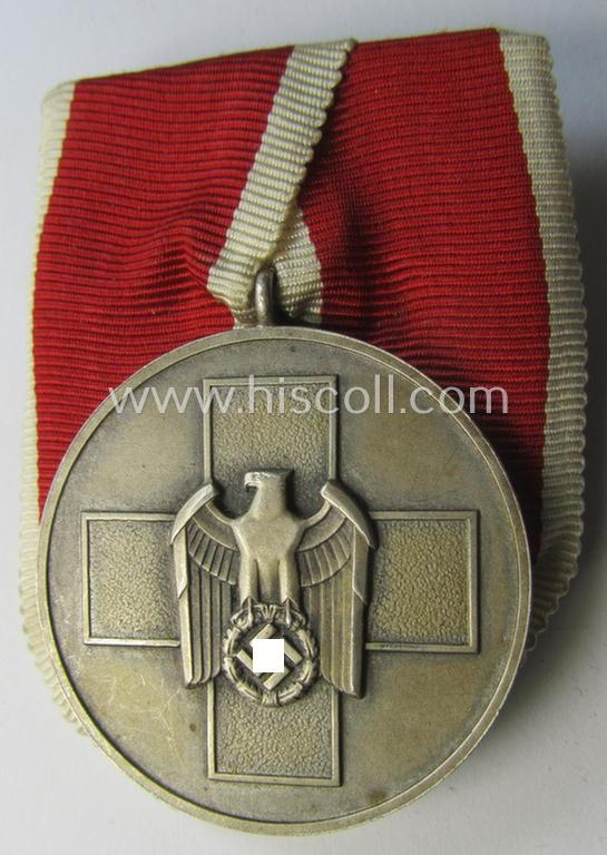 Superb - and actually rarely seen! - single-pieced and non-detachable, single-pieced medal-bar (ie. 'Orden- o. Einzelspange') showing a: 'Deutsche Volkspflege'- (ie. civil-service-) medal