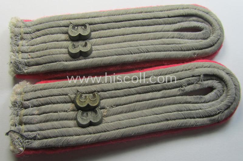 WH (Heeres) 'cyphered', officers'-type shoulderboards: 'Leutnant des Panzerjäger-Abtlgs. 33'