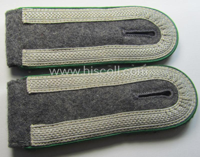 Pair of WH (Luftwaffe) NCO-type shoulderstraps: 'Uffz. der LW-Felddivisionen'