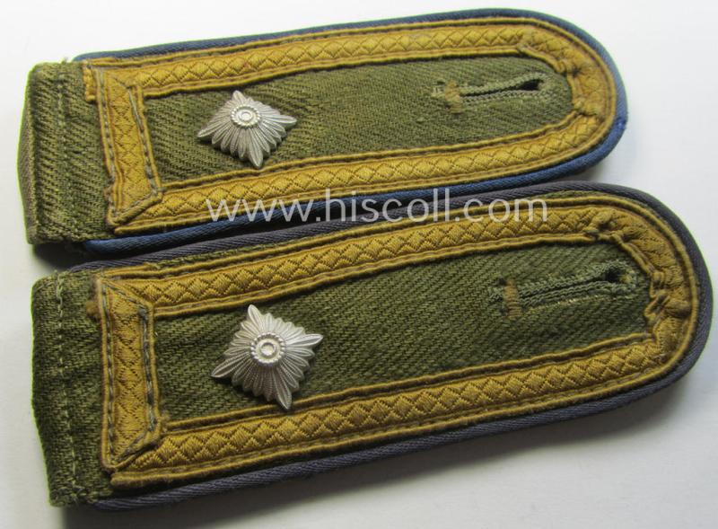 Pair of tropical-issued, WH (Heeres) NCO-type shoulderstraps: 'Fwb. der Sanitäts-Truppen'