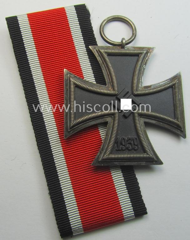 'Eisernes Kreuz II. Klasse' being a (typical) non-maker-marked example by a (by me) unidentified maker (ie. 'Hersteller')