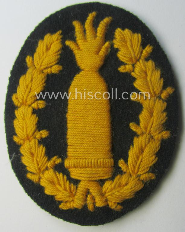 Luxuriously-styled, neatlty hand-embroidered WH (Heeres) 'Richtabzeichen für Artillerie-Richtkannoniere' (or: artillery gun-layers patch)