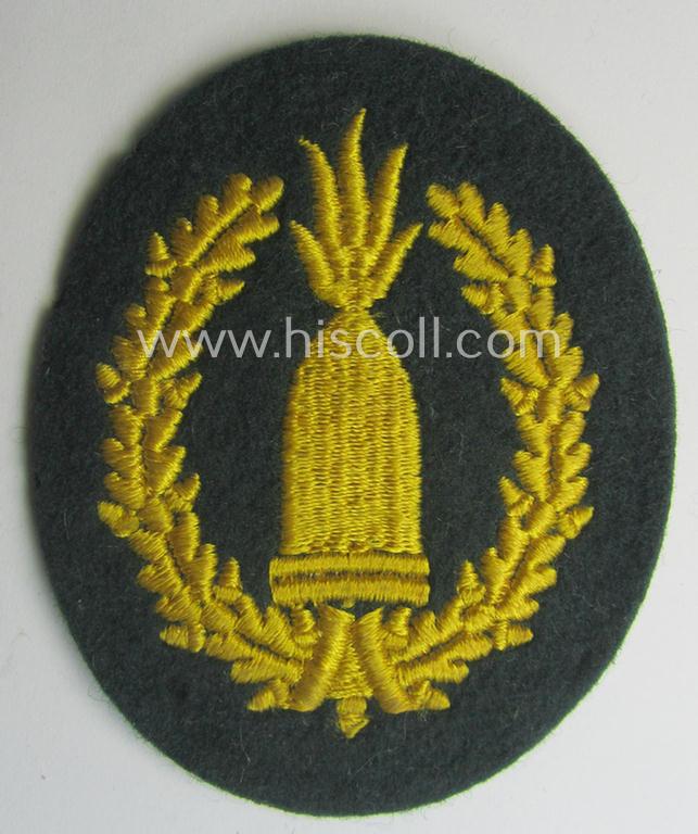 WH (Heeres) 'Richtabzeichen für Artillerie-Richtkannoniere' (or: artillery gun-layers patch) as executed in the neat 'machine-embroidered'-pattern