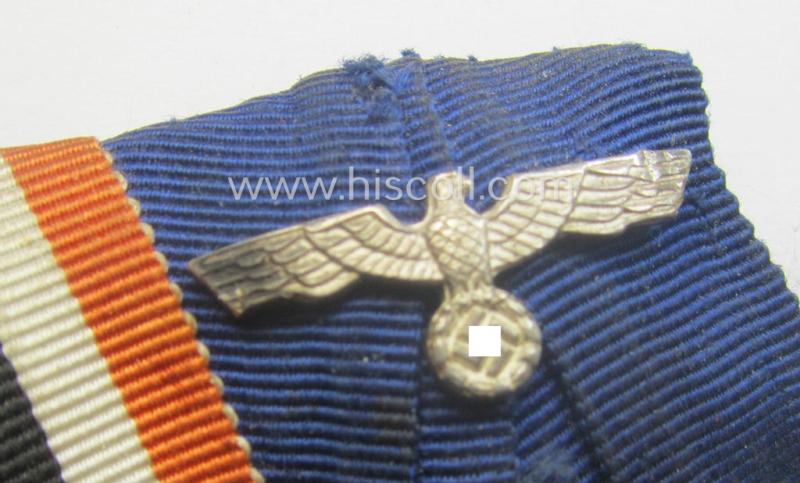 2-pieced, WH (Heeres o. Kriegsmarine) medal-bar (ie.: 'Doppelspange') resp. showing a: 'KvK II. Kl. Mit Schw.' and a: 'WH-DA der 4. Stufe'