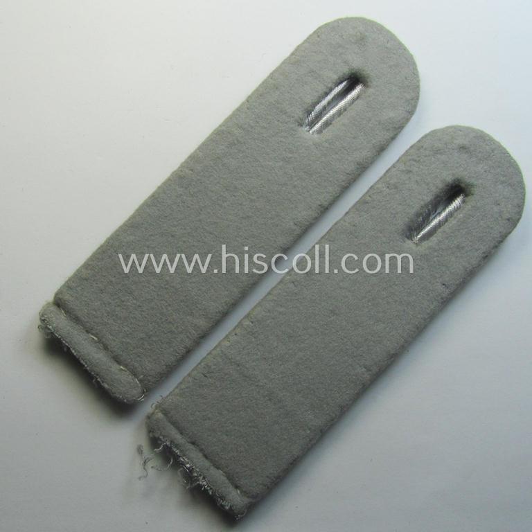 Pair of WH (Heeres) officers'-type shoulderboards: 'Leutnant der Propaganda-Truppen'