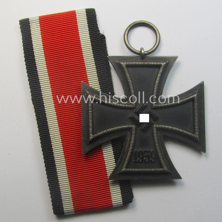 Superb - and truly rarely encountered! - 'Eisernes Kreuz 2. Klasse' (ie. Iron Cross 2nd Class) being a so-called: 'Übergrösse'-variant (ie. 'over-sized' ie. 47 mm. sized-example) as was produced by the: 'Frank u. Reif'-company