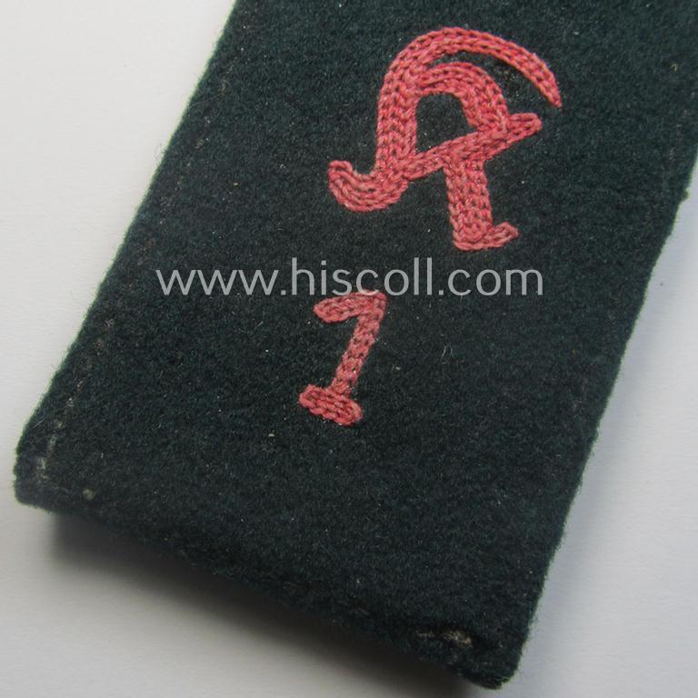 Single, early-period (ie. 'M36-pattern and/or pointed-styled), WH (Heeres) 'cyphered', EM-type shoulderstrap as was intended for a: 'Soldat des Kradschützen-Bataillons 1 der Pz.- u. Inf.-Div.'