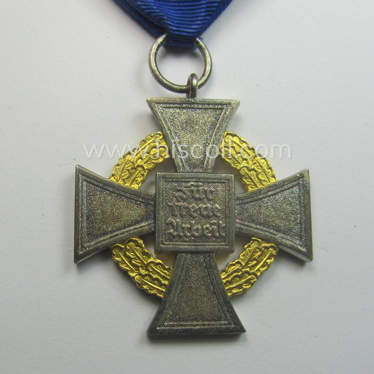Minimally worn 'Treuedienst Ehrenzeichen' being of the so-called: 'Sonderstufe' as awarded for 50 years of loyal-service and that comes in an overall very nice- (ie. surely issued- and/or used-), condition